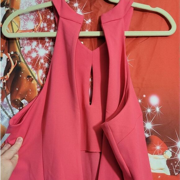 Keyhole Halter Dress  - Picture 3 of 15